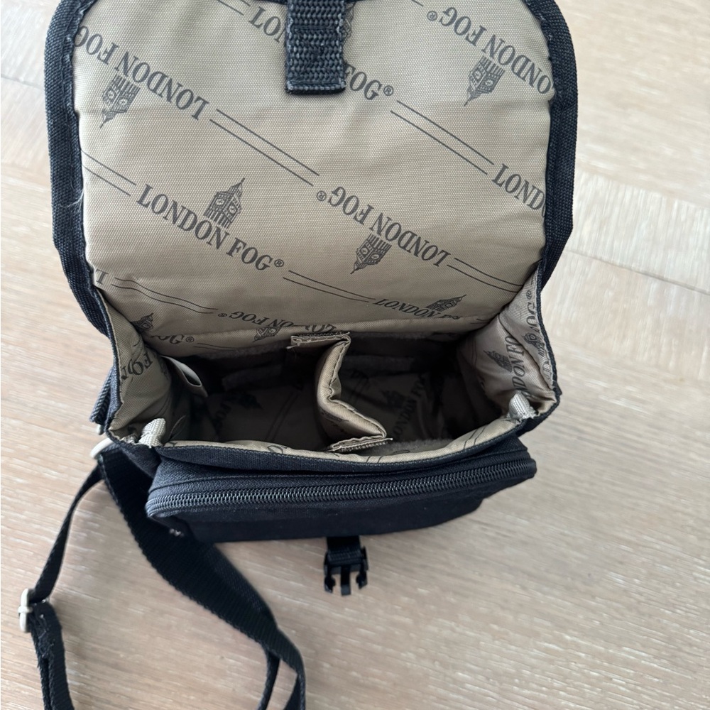London Fog Black Camera Bag Sleek - Picture 4 of 8